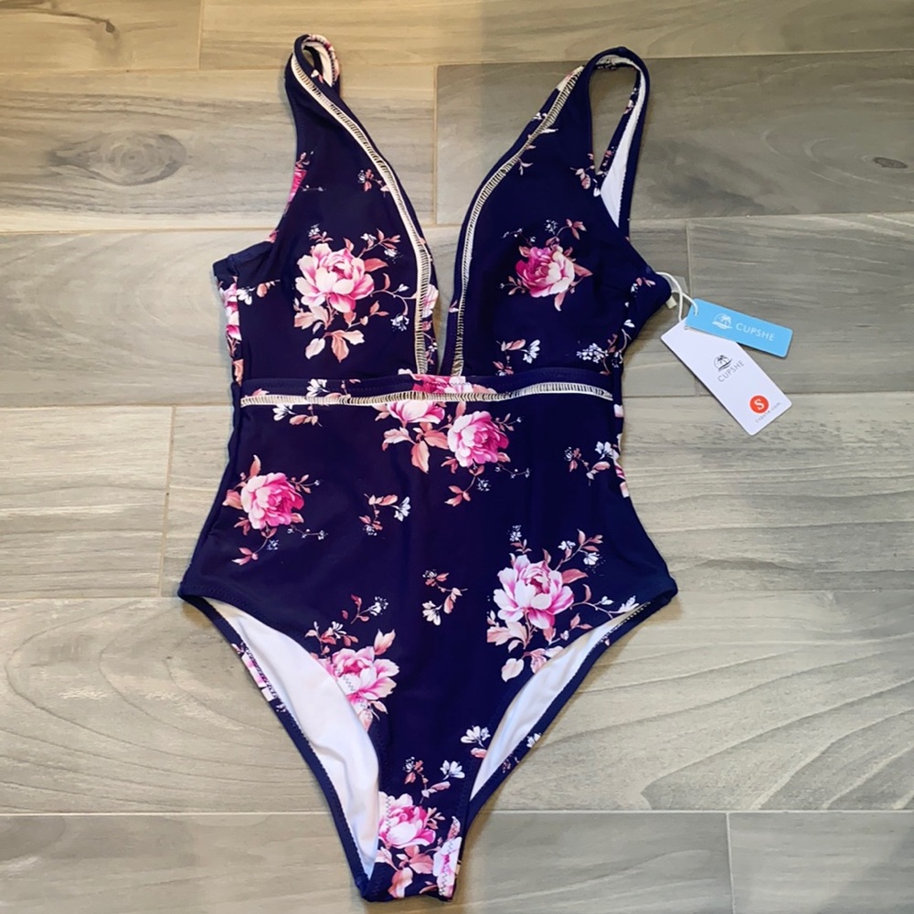 NWT -One Piece Cupshe swimsuit